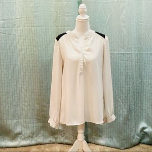 Mossimo small long sleeve blouse. White and black.